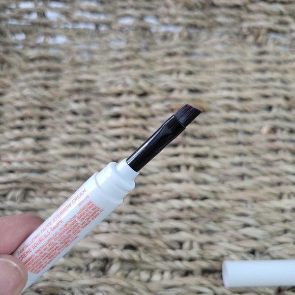 Chella Eyebrow Creme Wand Tantalizing Taupe w/ Angeled Brush BNIB ToGo Friendly - Picture 3 of 6